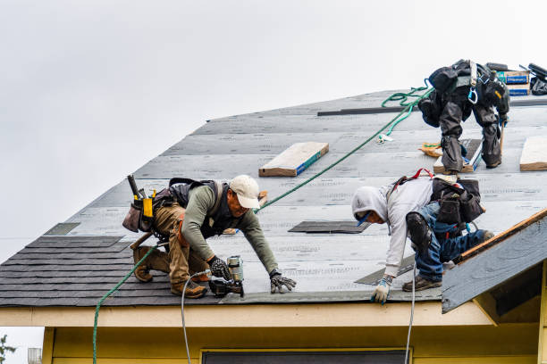 Professional Gutter Installation technician working in Sewaren, NJ